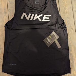 Nike Pro Fit Dry fit sleeve less shirt